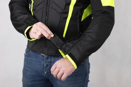 tekstylna-sportowa-kurtka-motocyklowa-z-garbem-M0521-HUSAR-RAPID-fluo-7.webp