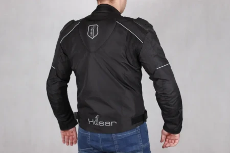 tekstylna-sportowa-kurtka-motocyklowa-z-garbem-M0504-HUSAR-RAPID-czarna-4.webp