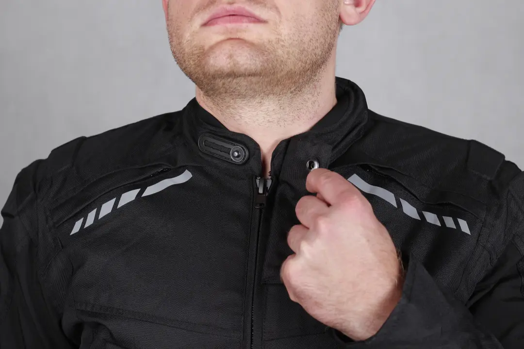 Miękki kołnierz w kurtce motocyklowej HUSAR HORNET