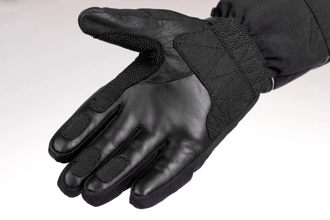 Wzmocnienia wewnętrznej strony dłoni w rękawicach HUSAR X-WP